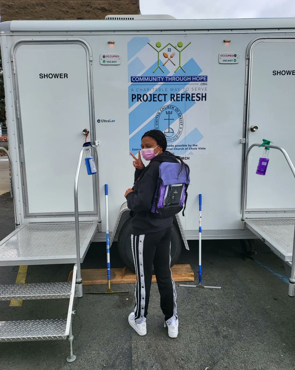 CTH465's tweet image. Celebrating having provided 500+ showers 🚿  through #ProjectReFresh Tuesday. We also started our #ProjectLeadership internship program this week and gave out backpacks 🎒. An item essential for the unsheltered to keep a hold of important paperwork and remain mobile.