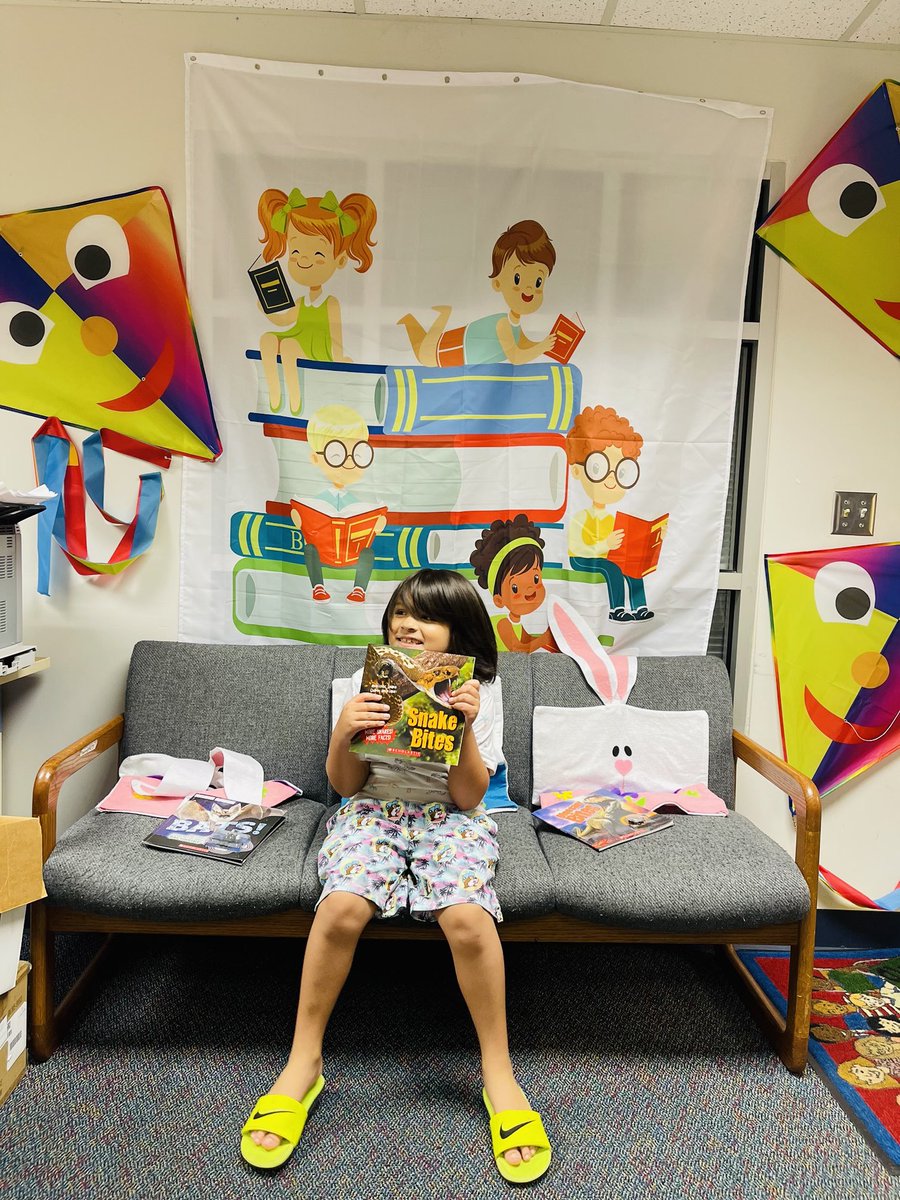 RoelnMely's tweet photo. @dyslexialibrary @ViolaCobbElem @SchochlerStars @ChannelviewISD 💙📚#bookfair2022 https://t.co/NBPqqokt1Q