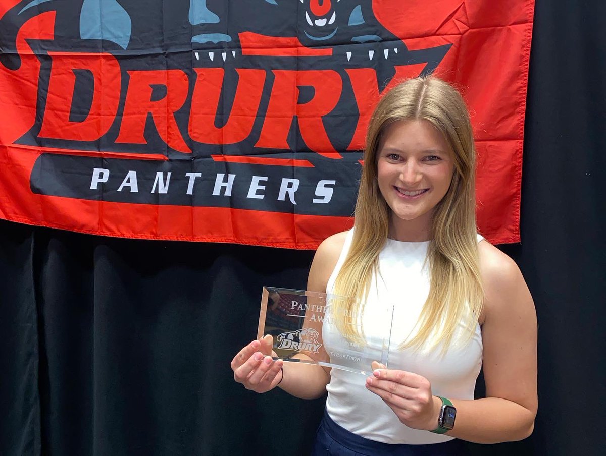 2021-2022 Drury Athletic Awards Banquet ✔️You ladies looked beautiful &amp; we are so proud to have you all represent our program! Congratulations to our senior Taylor Forth for winning the Panther Pride award trophy 🏆🐾