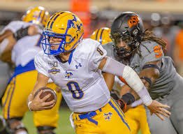 After a great conversation with coach <a href="/F_Huggins80/">Felton Huggins Jr.</a> I am blessed to receive my first division 1 offer from McNeese State University. #AGTG <a href="/CoachGGoff/">Gary Goff</a> <a href="/samspiegs/">Sam Spiegelman</a> <a href="/BillyEmbody/">Billy Embody</a>