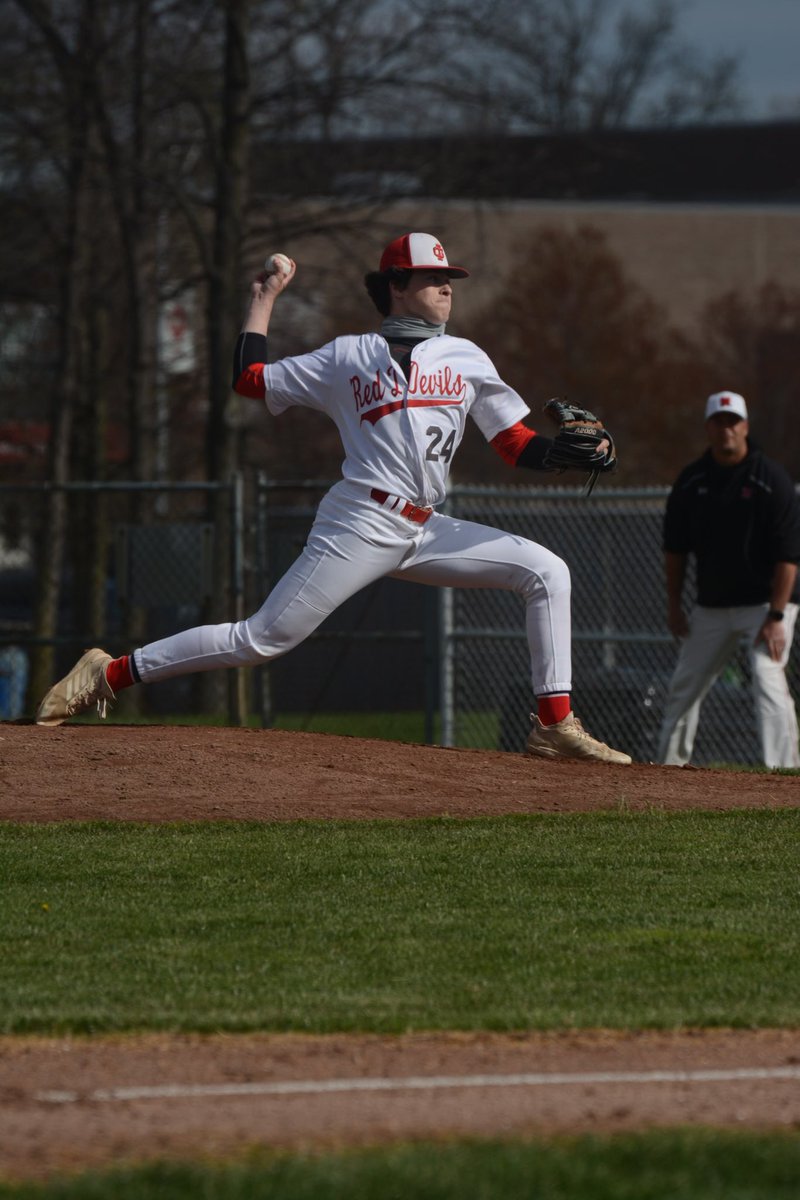 willowery14's tweet photo. Excited to announce I’ll be furthering my academic and athletic careers at Henry Ford College. Thank you to my coaches, parents, and everyone who has helped me to this point! @mgarza912 @rickdorn6 @BillLowery90 @EJRL45 https://t.co/WtdzWymjCc