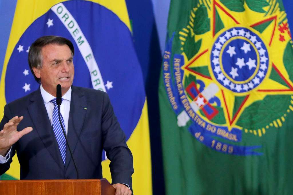 Importantíssimo o que estou em primeira mão falando!
Você apoiaria a Bolsonaro, a Abim e ao Alto Comando das forças armadas ,adiar as eleições de 2022, por até 60 dias para os votos Serem Impressos nas urnas ?
Não me pergunte a fonte, não há tempo, apenas suba
Retweeta e me segue