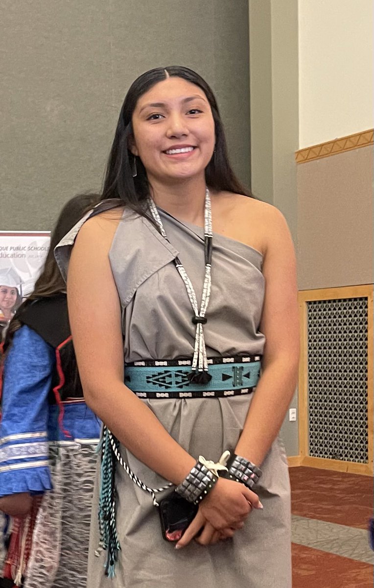 Congratulations to @Natalia24chavez from @lagunapueblo who was recognized at the APS Indian Education Native American Graduating Seniors Banquet @VVHSHawks @PrincipalSedil1