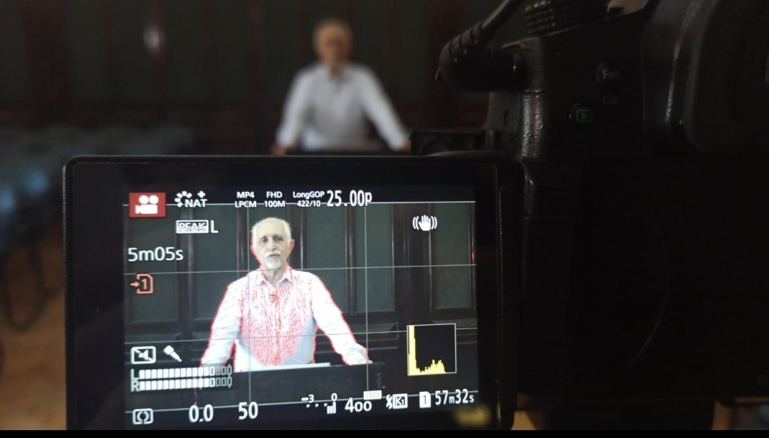 En #UBAcibercrimen seguimos generando contenido académico de calidad 💪

Pasaron por la sesión de vídeos <a href="/segurapabloa/">Pablo Segura</a> y <a href="/emquiroga/">E. Molina Quiroga</a> 🎥🎬🤣

<a href="/DerechoUBA/">Facultad de Derecho</a> <a href="/PosgradoDerUBA/">Posgrado Derecho UBA</a> <a href="/UBAposgrados/">UBA Posgrados</a> <a href="/saltmarcos/">Marcos</a>