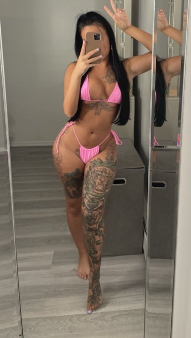 Manifesting warm weather ☀️ https://t.co/CWPdEKvhf4