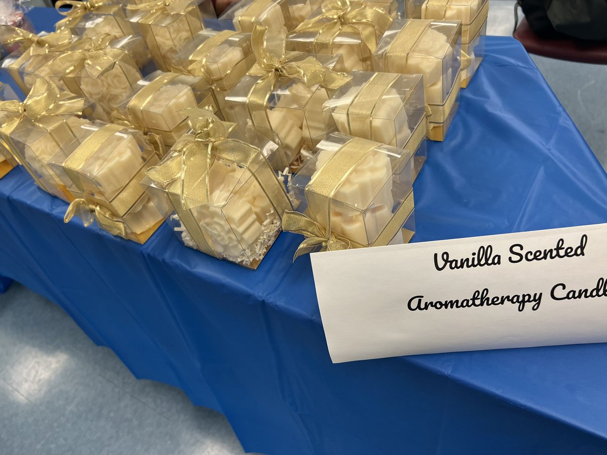 MsSousaCosmo's tweet photo. So excited about the “Main Market” running this week in room 126 on all lunches! All items were hand made by the students in Planning for Independence &amp; grade 11 Cosmetology! Amazing collab @DPCDSBSchools @CardinalAmbro #CatholicEducationWeek https://t.co/wyrxDsUSPs