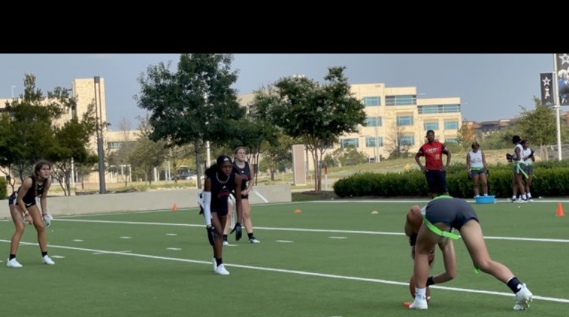 TrinityS_21's tweet photo. I know I’m late to post this but 🤷🏾‍♀️. Nonetheless this experience is nothing less than amazing and memorable! Glad I was invited to the 7v7 and met amazing athletes and coaches. https://t.co/9ujZGfhKdk