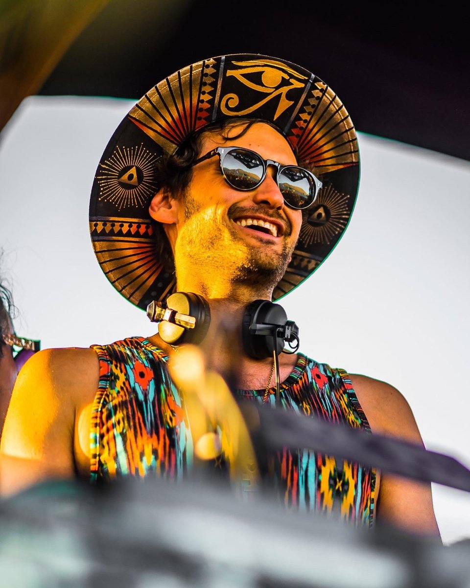 Mikey Lion tweet media