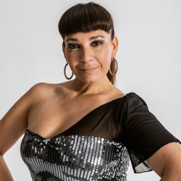 Cantando_Trivia's tweet photo. ¡Se picó! 🔥😱 

¿De que lado estas? 

🔁 LISSA 

❤️ LOCHO

#ElHotelDeLosFamosos https://t.co/DsG7QWy5dt