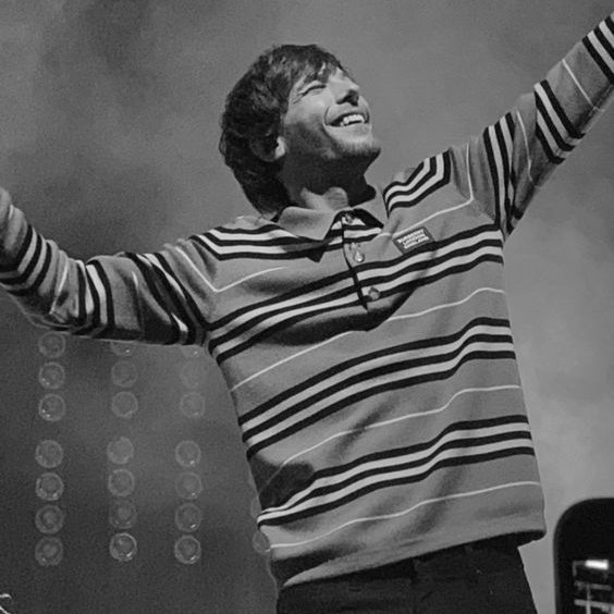 celestearianaok's tweet photo. Hola.. BUSCO/COMPRO entradas para el show de Louis Tomlinson, cualquiera de las dos fechas, cualquier sector.. que esten dispuestos a pasarme TODOS los comprobantes y que en lo posible lo hayan comprado ustedes mismos y no intermediarios.
me ayudan dando rt 🙏
#LouisTomlinson https://t.co/rzdbXMzeKM