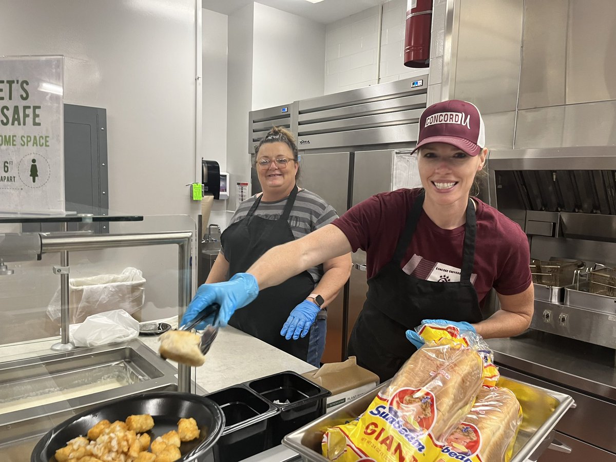 CUStAffairs's tweet photo. Another CU late night breakfast in the books! Many thanks to all the volunteer faculty &amp; staff, Aramark, and the 200 students who attended!! https://t.co/OHMP9JCI2j