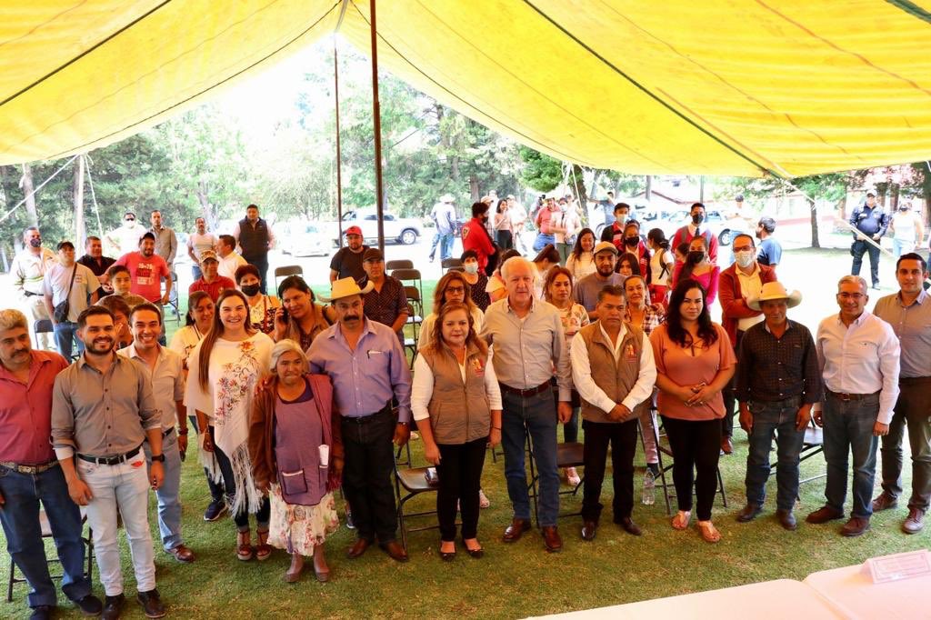 JorgeRescala's tweet photo. #IxtapanDelOro representa para mí un lugar muy especial; 
me congratula saber que este municipio hoy se suma a las acciones sostenibles encabezadas por el Gobernador @alfredodelmazo por un medio ambiente fuerte en el #Edoméx.
Felicidades a los Ixtapenses por tan relevante logro. https://t.co/c70ugE27z8