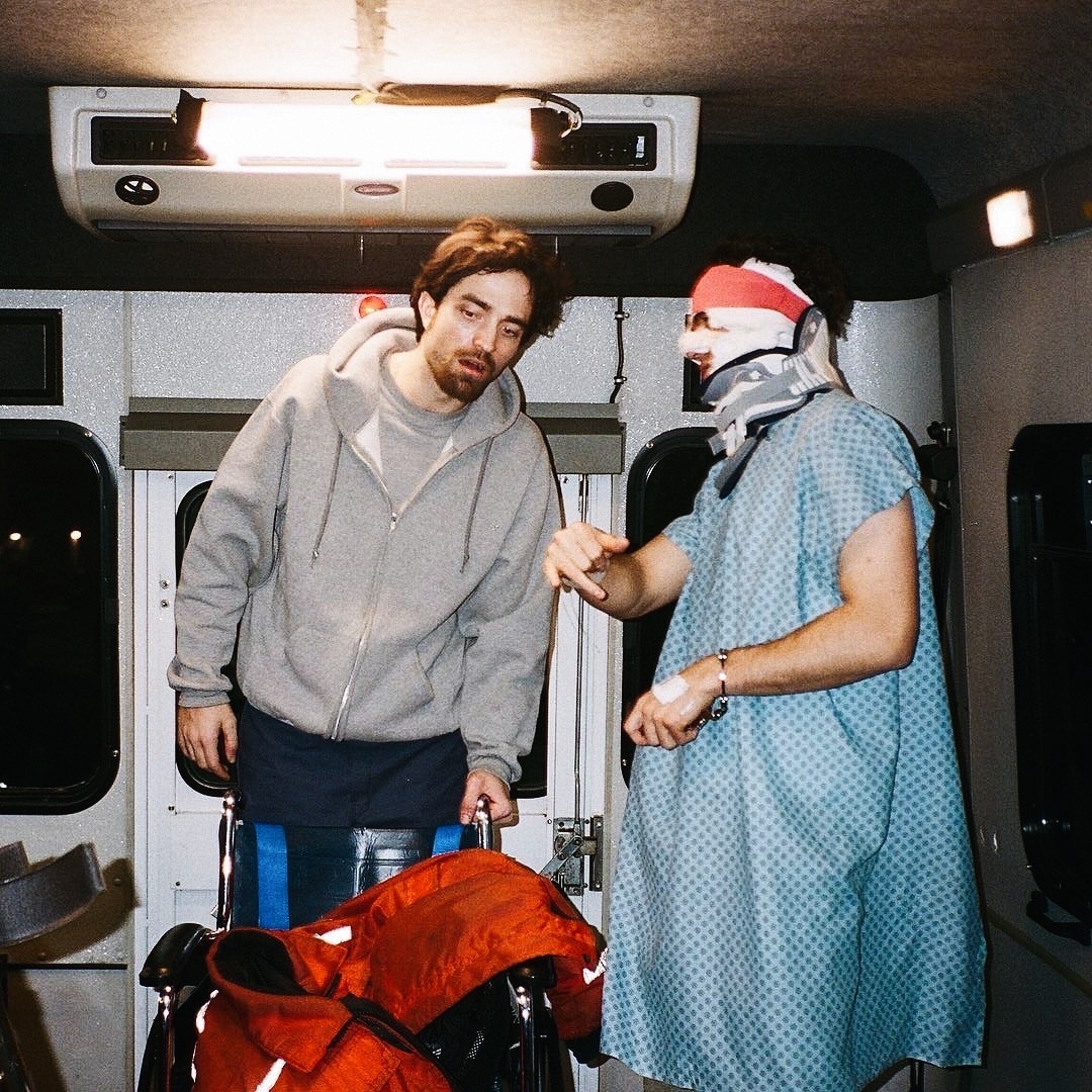 doseofpattinson's tweet photo. good time (2017) behind the scenes https://t.co/XbCjK0PCiq