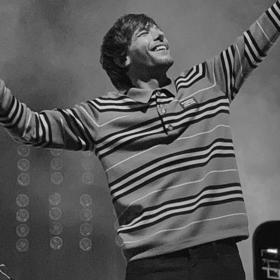celestearianaok's tweet photo. Hola.. Busco/compro entradas para el show de Louis Tomlinson, cualquiera de las dos fechas, cualquier sector.. que esten dispuestos a pasarme TODOS los comprobantes y que en lo posible lo hayan comprado ustedes mismos y no intermediarios.
me ayudan dando rt 🙏
#LouisTomlinson https://t.co/WzYlcXzcEW