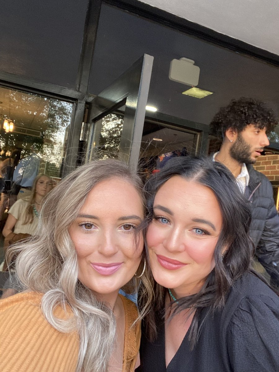 jayde_mattie's tweet photo. so grateful for Caitley Jean❤️‍🔥 don’t know what i’d do without you! you’re my better half, the blonde to my brunette! love you✨🥹 https://t.co/zKhRojGP9M