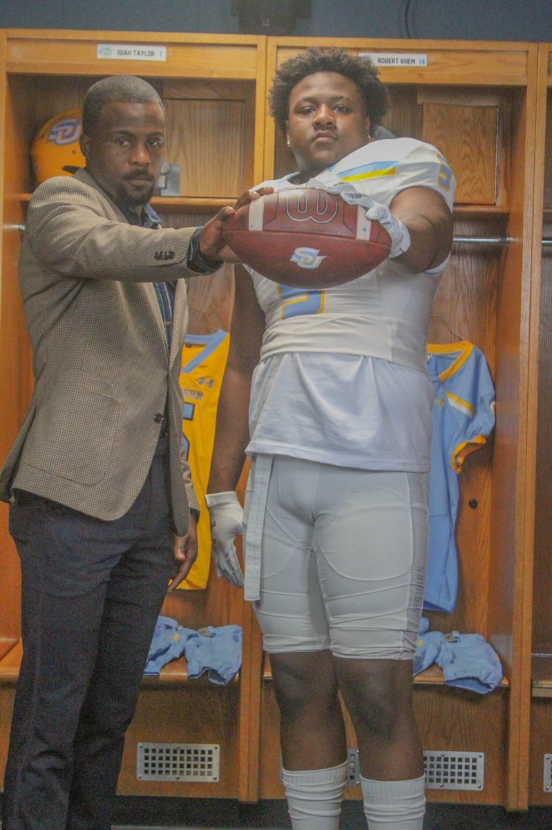 Man! What a great weekend in Baton Rouge ! Thank you @coachmecoach22 <a href="/CoachFosselman/">Devin Fosselman</a> and <a href="/EricDooley80/">Eric Dooley</a> for really showing me what the south is really about! Can’t wait to see what the future holds! <a href="/GeauxJags/">Southern University Football</a> #GeauxJags #ProwlOn #JUCOPRODUCT