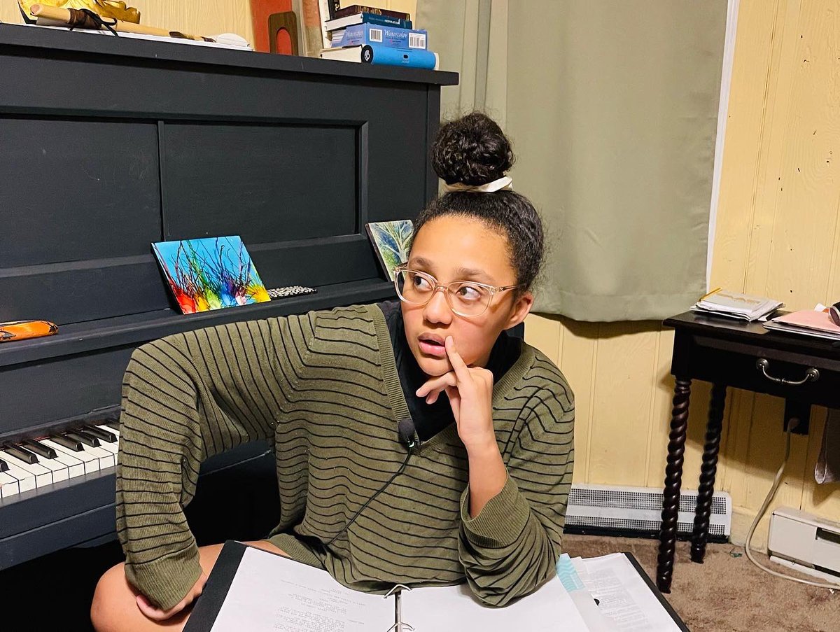 Hanging out with the girls, recording some of our PAlette songs! These girls are super talented! 

A big thank you to Tina, Jolie &amp; Katy Cook for all their extra efforts on making sure all these songs are perfect for the final show! 
🎬🎥🎨🎶🎼🎹🎻

#scrantonfilms #PAlette #music