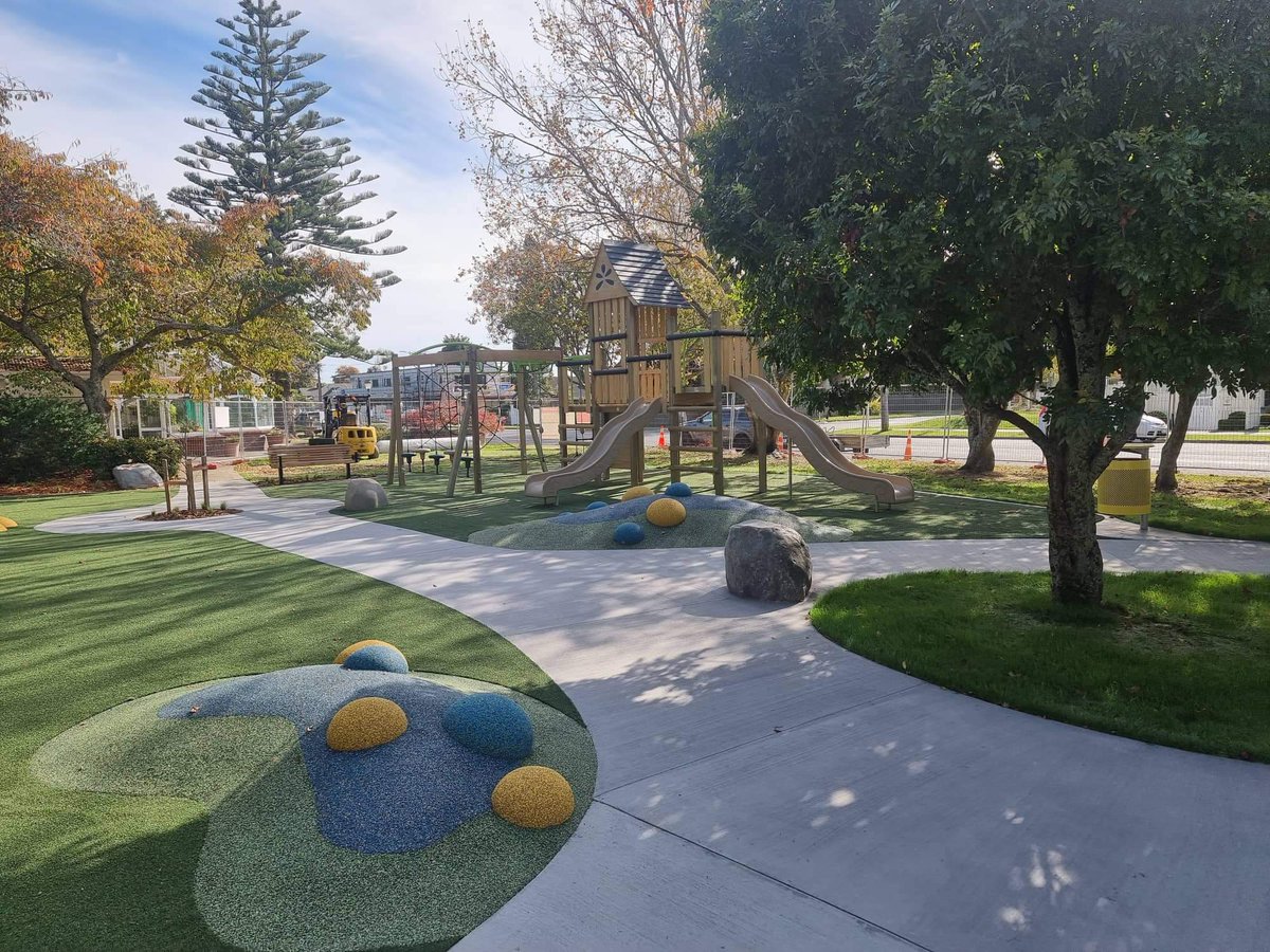 WaipaNZ's tweet photo. The Lake Te Koo Utu senior playground is now open after a full upgrade! The new playground features multiple play modules including a large lagoon play unit, a basket swing, jungle ropes, a double mega swing and a spinner alongside an in-ground trampoline! https://t.co/fakp2eqzs4