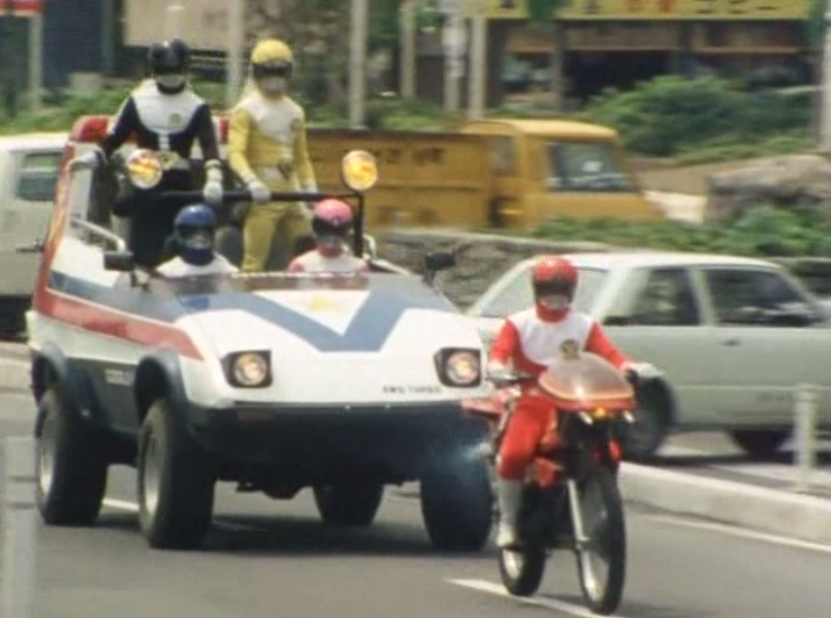 kleberjsouza's tweet photo. É por isso que hoje em dia os rangers usam o teletransporte. O combustível tá muito caro para ficar usando o carro
#GoggleV https://t.co/EhlnjoAUNs