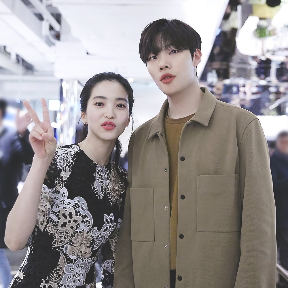 taeri_yeosin's tweet photo. Lee An &amp; Mureuk 
👽+🧍‍♂️
#KimTaeri 
#RyuJunYeol https://t.co/OFDPCy5taK