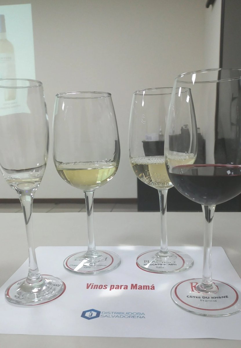 karina_flor3s's tweet image. ¿El que a este mundo vino y no toma vino a qué carajos vino? 
#DISAL💙