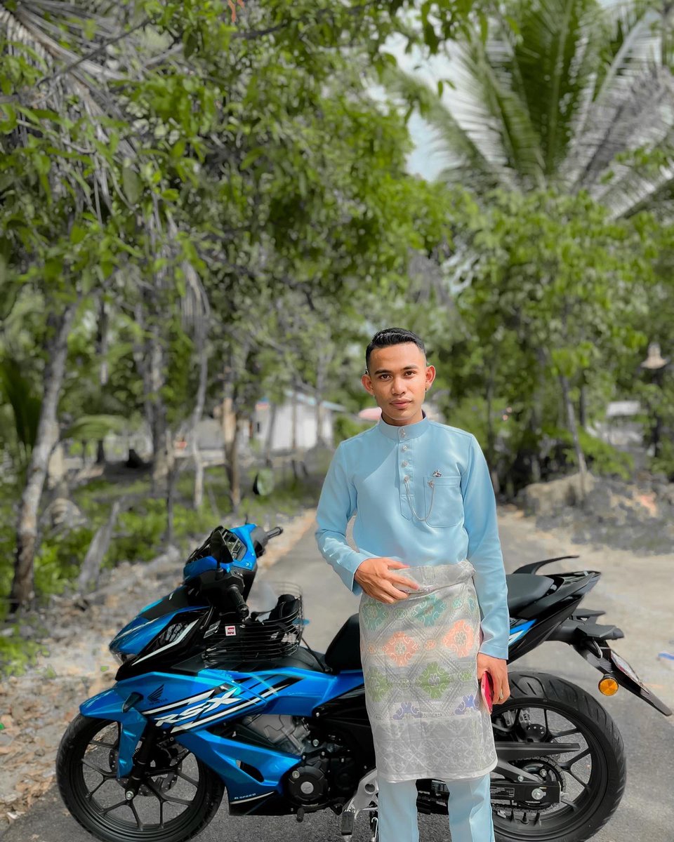 zaryxn_'s tweet photo. Selamat hari raya 🦋❤️ #teamlightblue #fyp #rancakraya https://t.co/To2RZcZ6qF
