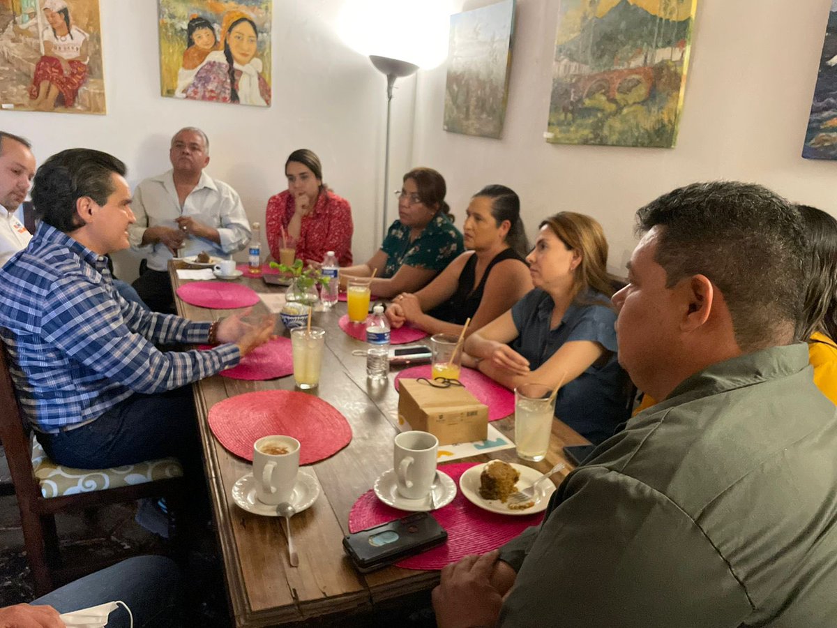 Me reuní en Álamos con la Síndico, Regidor y militantes panistas.

Con su vocación de servicio y su humanismo seguiremos trabajando de la mano para fortalecer más nuestro partido. 

#ElPANestáAquí en el Sur de Sonora.