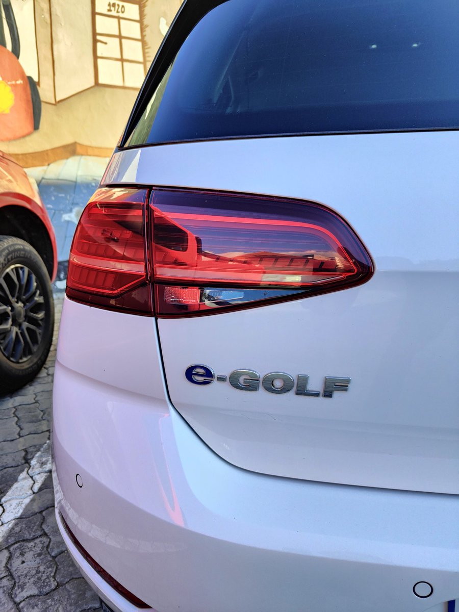 TechnoBokMedia's tweet photo. Morning start from the E-lectric @VolkswagenSA @VWSAnews Volkswagen eGolf.
.
.
#ElectricAvenue
#Volkswagen
#EGolf
#ProgressiveMobility
#DriveE https://t.co/iDslp4TlhU