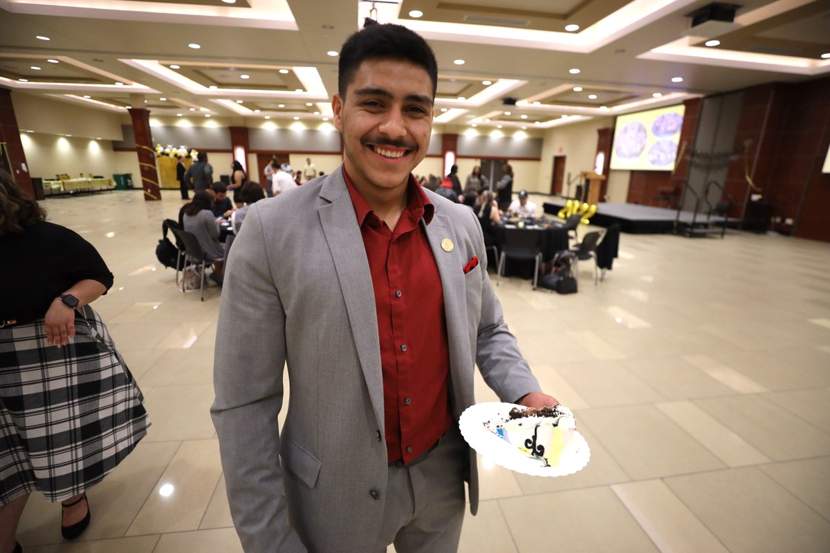 Good times tonight celebrating our graduating Student Ambassador Society seniors &amp; additional members who go beyond 💯! Thanx to all of our members who help #FutureShocker(s) find a fit at <a href="/WichitaState/">Wichita State</a>. Truly, Loyal Service Through Shocker Spirit is their motto &amp; in their veins.