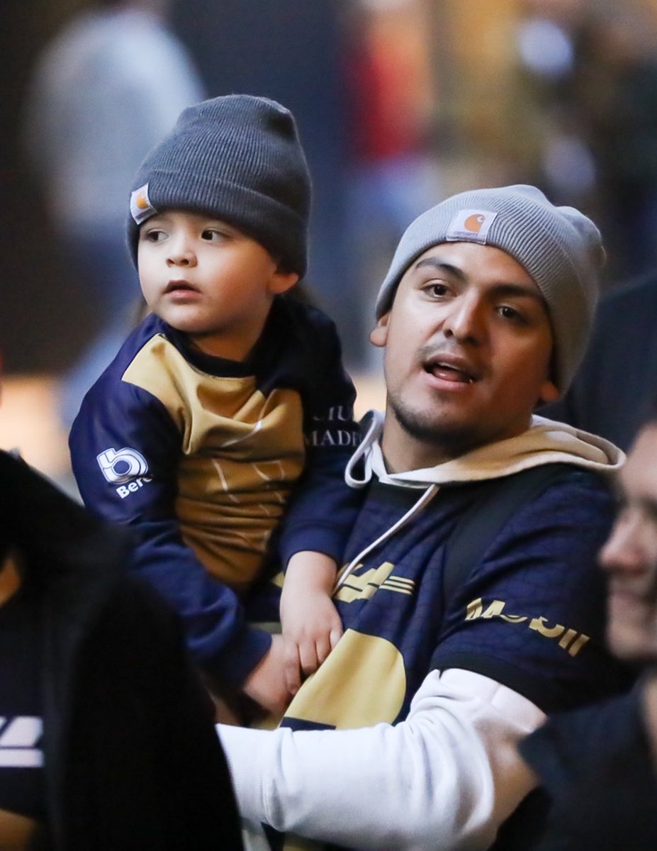 PumasMX's tweet photo. ¡Por ustedes y por nosotros, mañana a dejar el alma en la cancha! 👊🏼

¡#SoyDePumas desde la cuna!💙

#ComoDebeSer https://t.co/BE9vmZB0tb