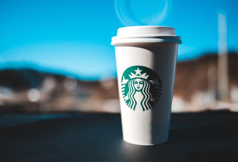 squiddmarketing's tweet photo. Starbucks will build a web 3 digital "third space" based on blockchain and launch the first NFT.

#Starbucks #NFTs #thirdspace #Web3 #NFTCommumity #Blockchain #NewsUpdate https://t.co/hlujh1BxAR