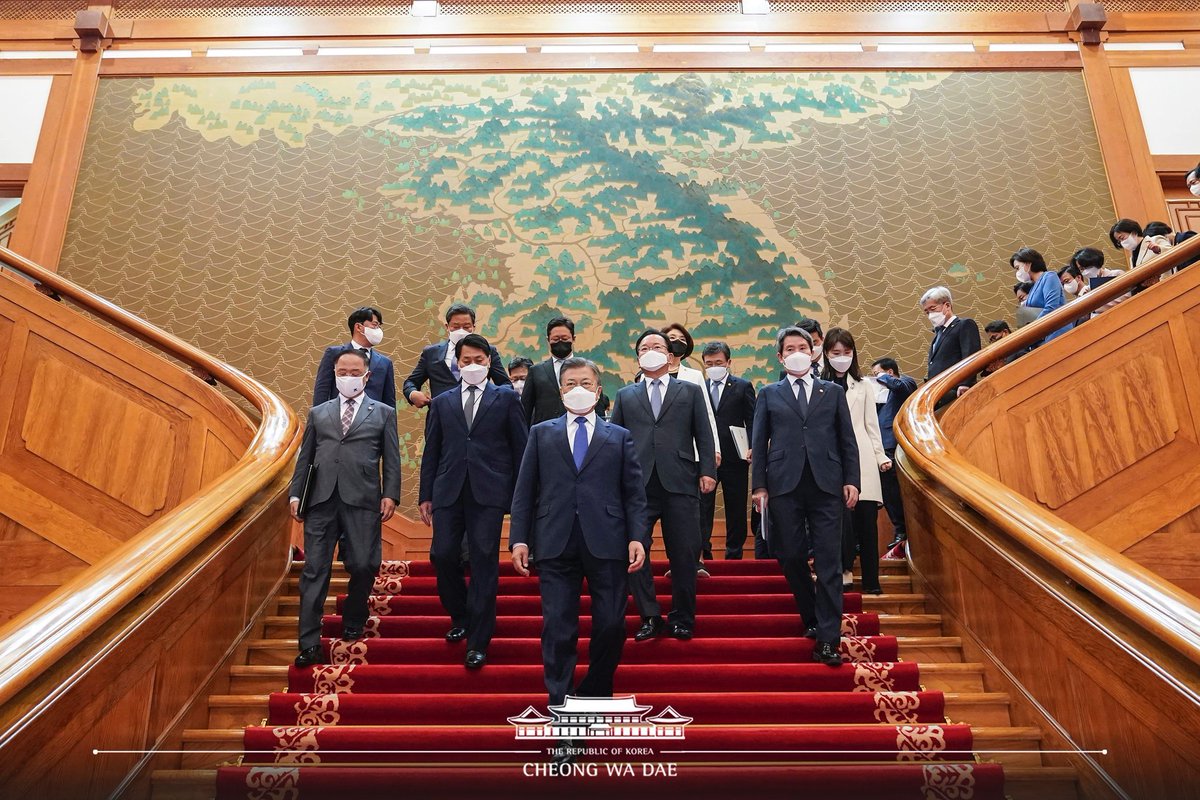 Opening Remarks by President Moon Jae-in(<a href="/moonriver365/">문재인</a>) at 20th Cabinet Meeting

"Thanks to all of you, cabinet members, it has become possible for my Administration to successfully wind up its service with numerous achievements even amid crises."

▶ bit.ly/3MQpUC4