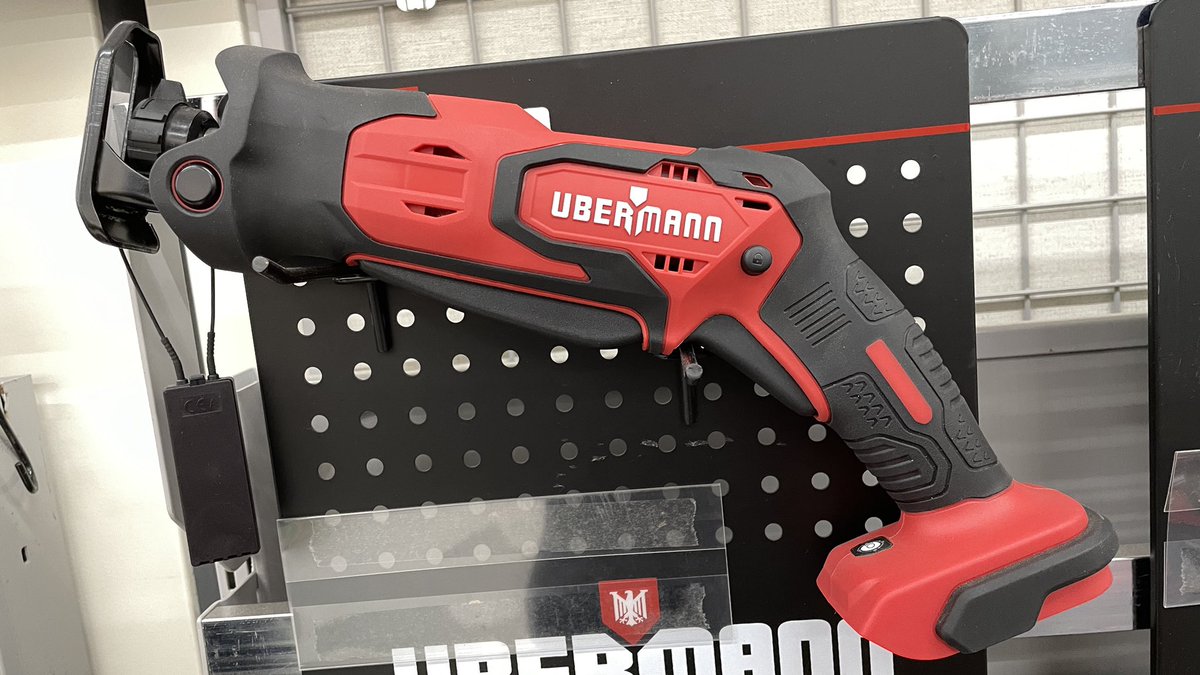 SimonMeg1's tweet photo. ホームセンターでモザンビーク発見🥴
#apex #モザンビーク #ubermann https://t.co/rwIgXwEVOi