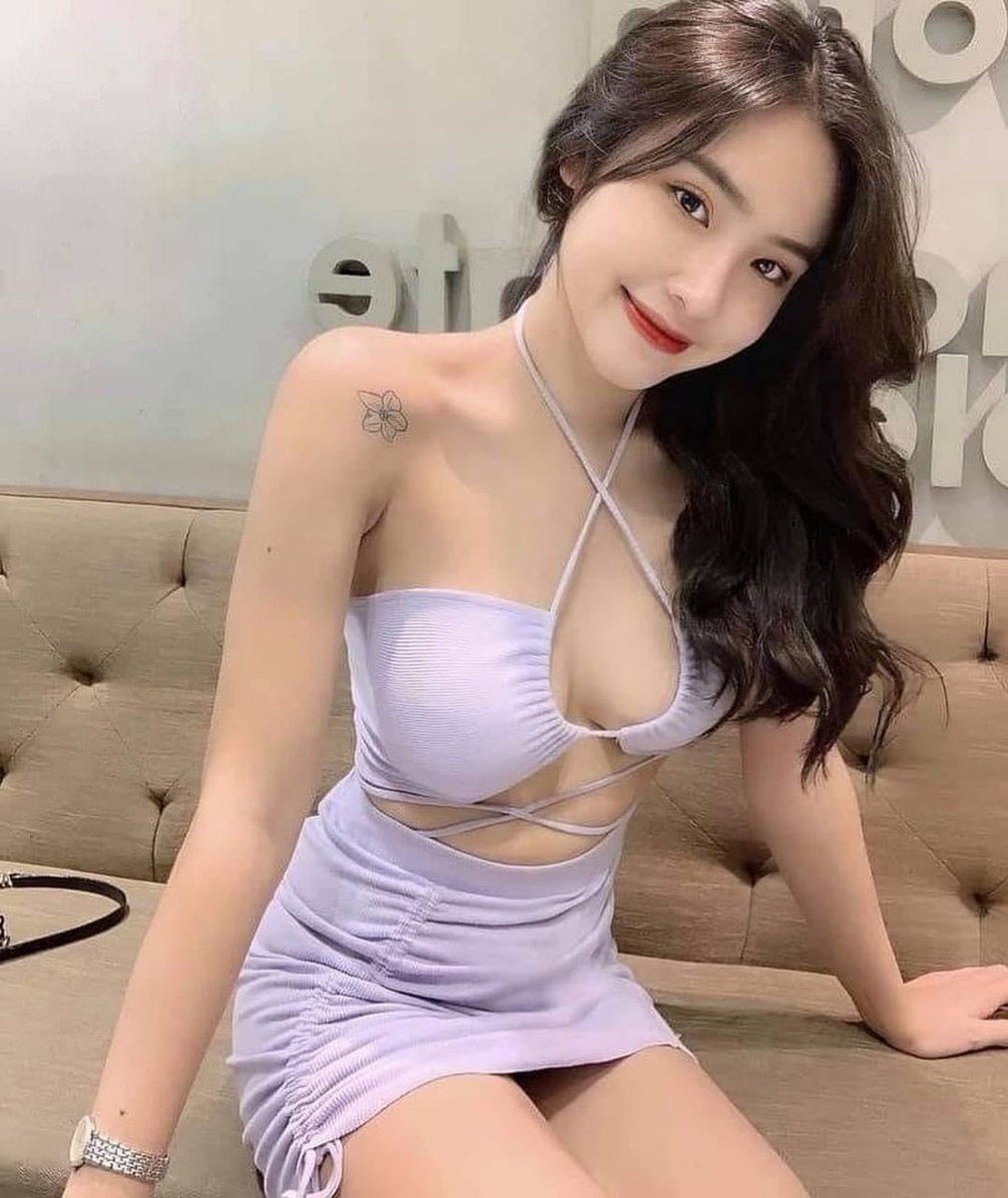 HuyenMy599's tweet photo. Búi tóc hay thả tóc xinh hơn ạ? 🙈 https://t.co/9t84MKix68