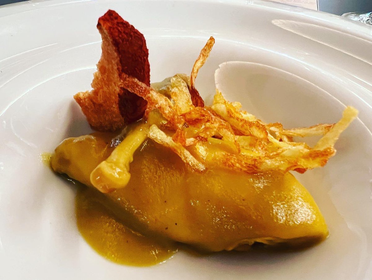 juliaplozano's tweet image. Esta semana la sección “Mujeres que cuentan” está dedicada a las “mujeres con sol” Un grupo de profesionales andaluzas que se reunieron en #antequera para cocinar y reflexionar sobre el papel de la #mujer en #hosteleria gastroactitud.com/pista/cocinera… vía @GASTROactitud