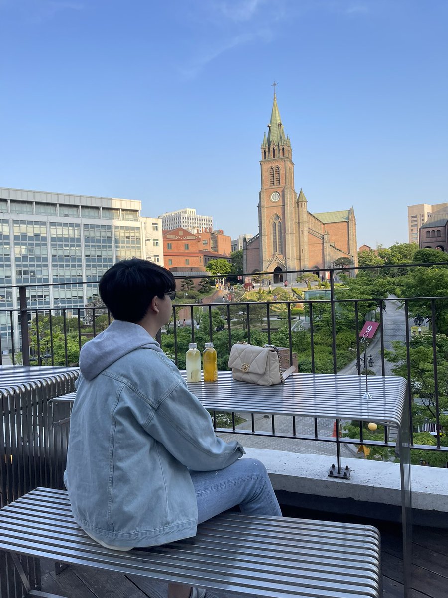 manisbutler's tweet photo. ร้าน Molto บรรยากาศดี วิวสวยมากกด
แต่คนเยอะมากกก อยู่เมียงดงทางออก 8 

📍서울 중구 명동길 73 
ปักใน naver map เลย https://t.co/9CmLpd6OKt