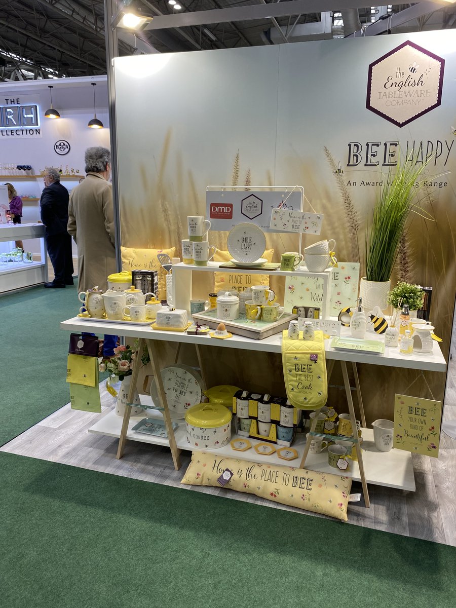 POSDigitalLTD's tweet photo. 2 reasons why Point of Sale displays can help sell your products:
✅ They promote a specific product range and make it easy for customers to find what they're looking for.
✅ A large amount of stock can fit into one, neat space which helps retailers keep their shops tidy! https://t.co/g0PBo6D4zo