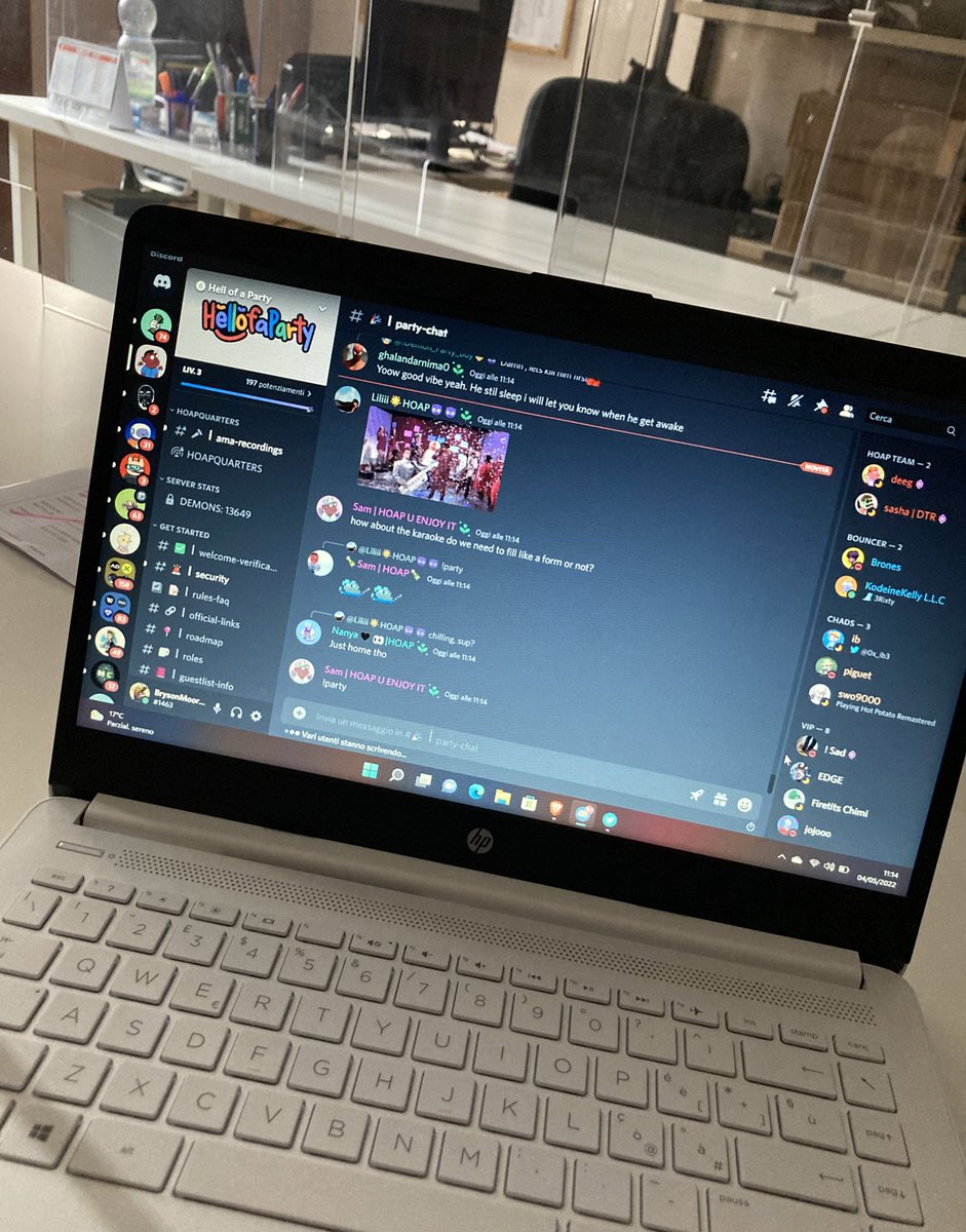 bryson_moore26's tweet photo. We’re having a party in the office this morning! Gm All🫣😎 @HellofaPartyNFT https://t.co/pgTJSmF6Eb