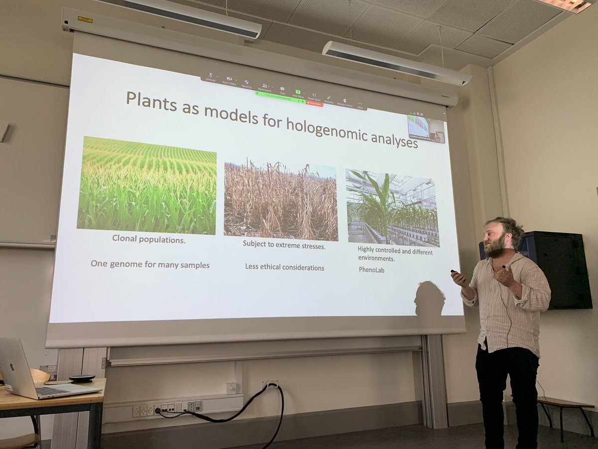 Center for Evolutionary Hologenomics (@evohologen) on Twitter photo Assistant Professor Chris Barnes talks about his exciting #hologenomic approach to #improve #crop #sustainability and #resilience <a href="/evohologen/">Center for Evolutionary Hologenomics</a> π½π±πΎ
#evohologentalks #microbiome #climate #genomics #hologenome #outreach Assistant Professor Chris Barnes talks about his exciting #hologenomic approach to #improve #crop #sustainability and #resilience <a href="/evohologen/">Center for Evolutionary Hologenomics</a> π½π±πΎ
#evohologentalks #microbiome #climate #genomics #hologenome #outreach