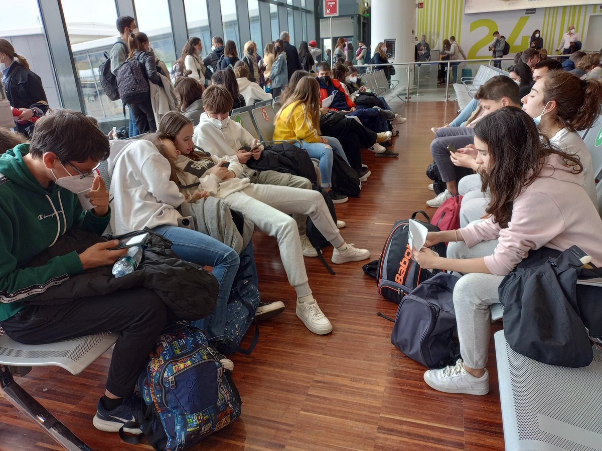 oppzgz's tweet photo. Vamos allá. Volviendo a casa. ✈️ @IESCLARACR https://t.co/mhi9xvQLz2