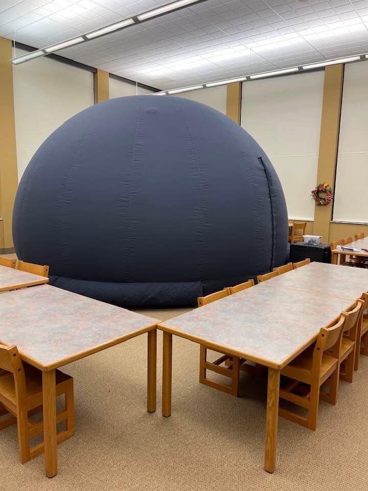 HPRoadrunners's tweet image. Mrs. Craig  is ready to show the stars!  Students are learning in the digitarium/starlab @MSDofSteuben