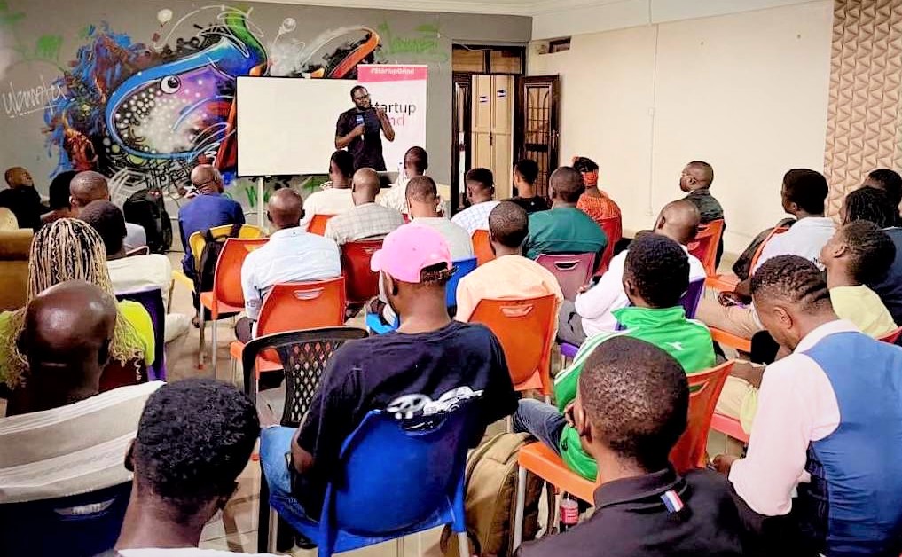 ITEdgeNewsNG's tweet photo. “Web3 brings unfathomable opportunities,” says PICTDA’s Daser at Startup Grind Jos
@oluwadaser
https://t.co/QDXqQgHxWm
#web3 #startupgrind #qitech #nhub #jos #blockchain #cryptocurrency #pictda https://t.co/qWkp53IjYh