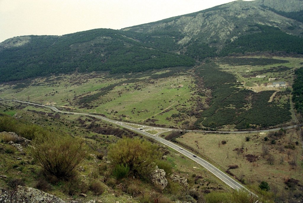 AlymarEdiciones's tweet image. 📸 Prado del Valle en su extensión desde las cumbres más altas.

Más imágenes de #DeslindesEscurialenses 📖 en 👉 bit.ly/3LOYhtE

#Madrid #sierranortedemadrid #guadarrama #picoftheday #photo #photooftheday #nature #SierradeGuadarrama #naturaleza #natural #geography
