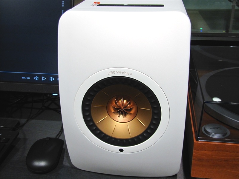 audiounionOSAKA's tweet photo. 新規展示 ワイヤレススピーカー
KEF : LS50 Wireless II
写真では伝わりにくいかもしれませんが、つや消しの白です。
光沢ではないので、落ち着いた雰囲気があります。
サイズからは考えられない低音が出てちょっとビックリしますね😌
https://t.co/a6nWDZtn4h https://t.co/XEKxHtLjPg