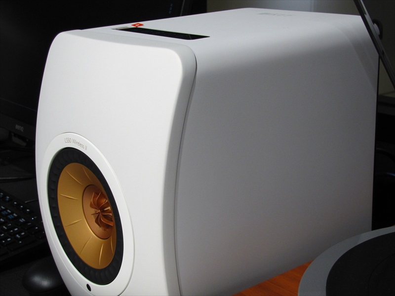 audiounionOSAKA's tweet photo. 新規展示 ワイヤレススピーカー
KEF : LS50 Wireless II
写真では伝わりにくいかもしれませんが、つや消しの白です。
光沢ではないので、落ち着いた雰囲気があります。
サイズからは考えられない低音が出てちょっとビックリしますね😌
https://t.co/a6nWDZtn4h https://t.co/XEKxHtLjPg