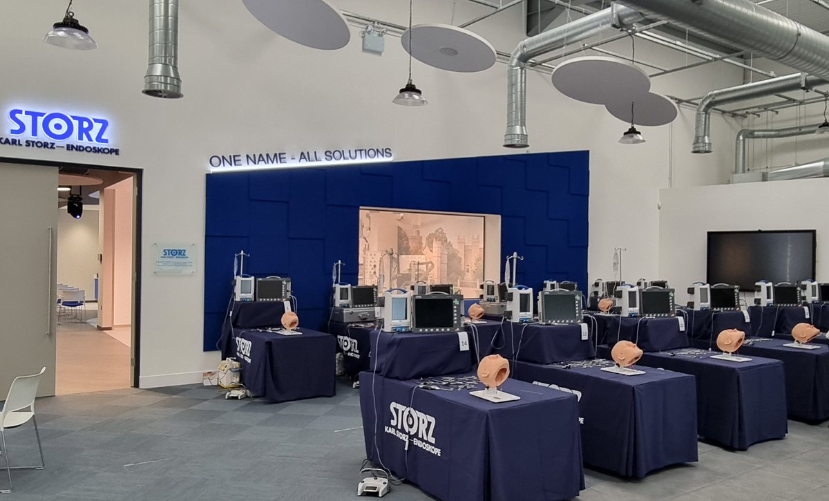 GhoshENTsurgeon's tweet photo. @livHeadandNeck @KARLSTORZUK_ENT @MedtronicENT what a set up for the #LiverpoolSinusCourse (#inSlough)! 30 trainees all on custom #Phaecon models. @socialmediaAOT #FESS Let's do it! Thanks @DrSamuelLeong https://t.co/6irysrAGsG