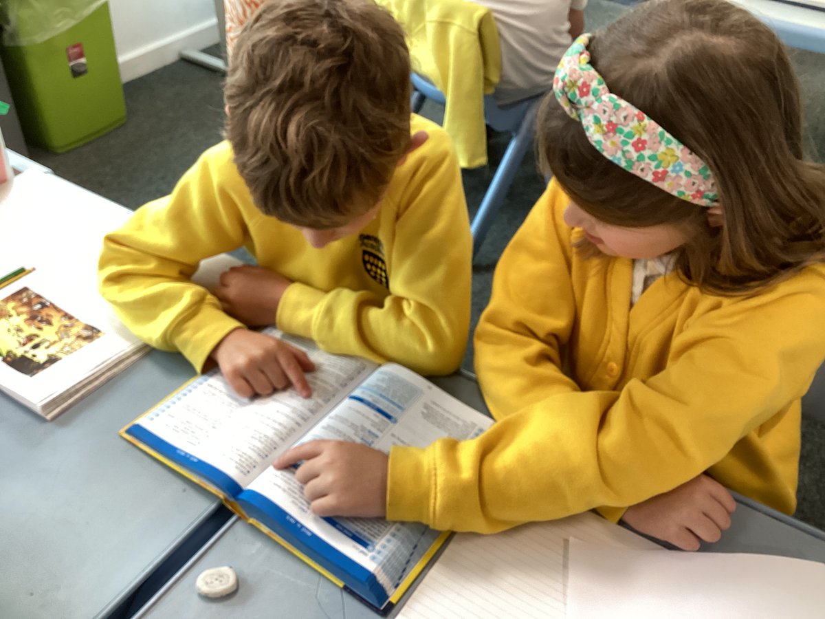 sandyacademy's tweet photo. Ash class have used thesauruses this week in English to up-level our writing. They found lots of fantastic words that I can’t wait to read in their writing! https://t.co/caLOSYi4xd