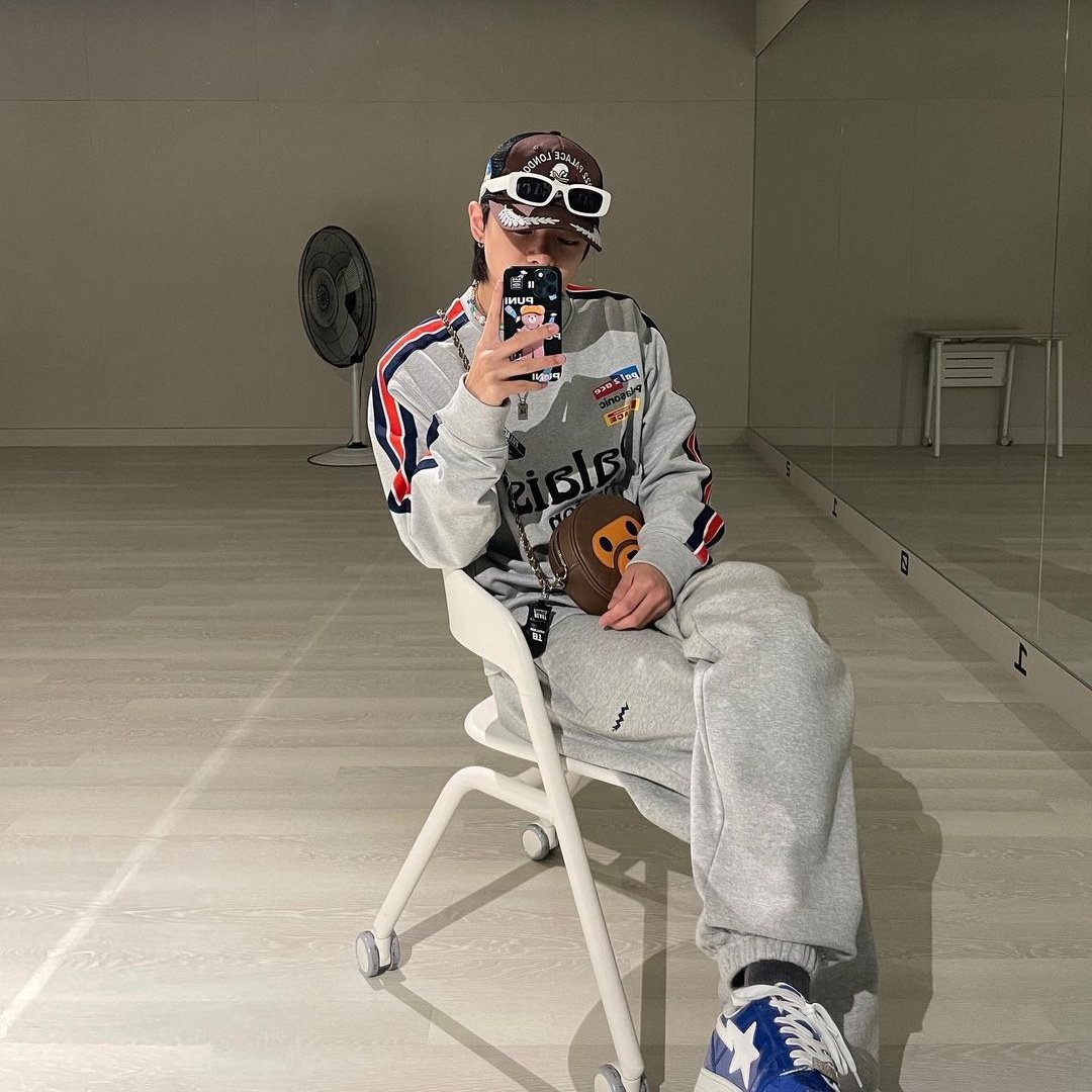 leo in bighit                      leo in hybe