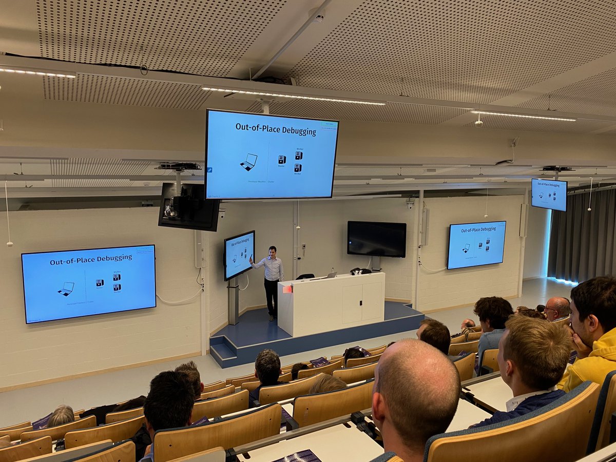 Congratulations to our brand-new <a href="/softlab_brussel/">SoftwareLanguagesLab</a> <a href="/DINFVUB/">DINF@VUB</a> @vub doctor, Dr. Matteo Marra, who defended his PhD thesis "A live debugging approach for Big Data processing applications” yesterday! Action shot with the proud promotors <a href="/elisagboix/">Elisa Gonzalez Boix</a> and Guillermo Polito included.