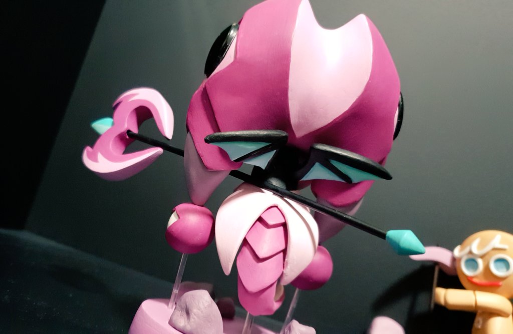 CookieRunOBEN's tweet photo. Check out this clay figurine by @carina_all. 💯
They capture Lychee Dragon Cookie's captivating energy so well! 🧐
Are your mesmerized by this Legendary Cookie? ❤️‍🔥🃏 https://t.co/HNN7NLfYam